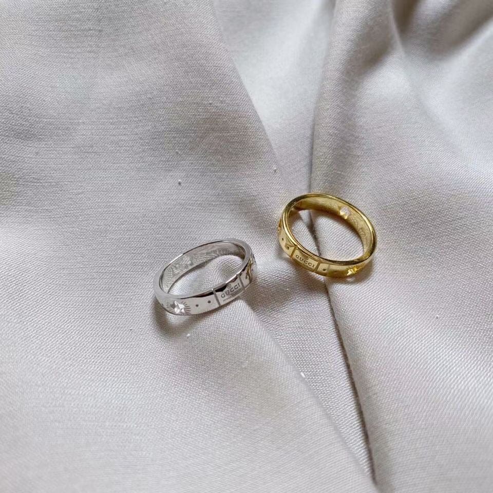 18K GG White Gold Ring