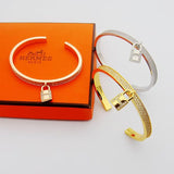 18K Kelly Clochette Diamond H Bracelet