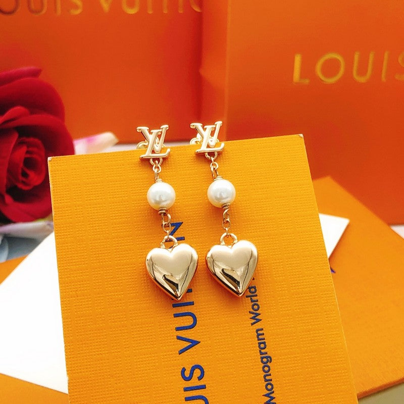 18K Louis Heart Earrings