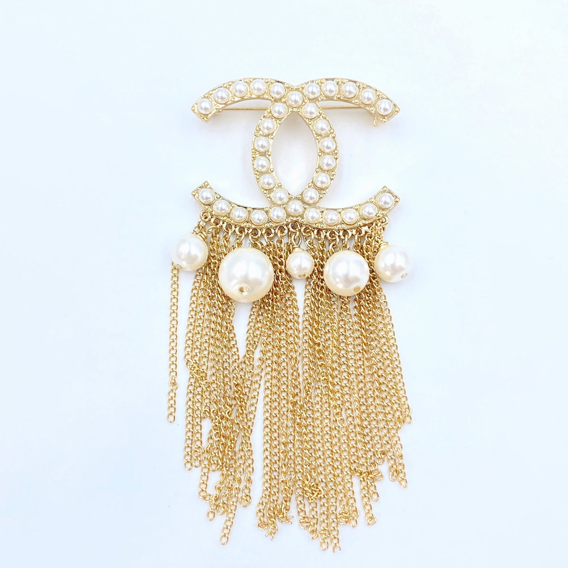 18K CHANEL CC Tassel Brooch