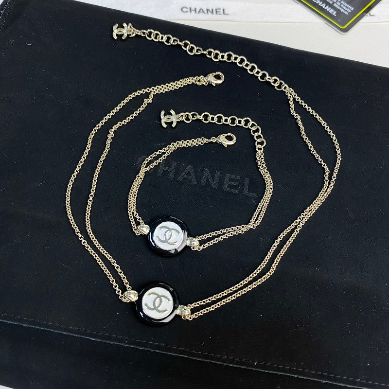 18K CC Chain Choker Necklace
