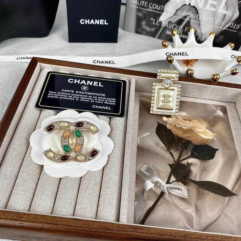 18K CC Color Crystal Diamond Brooch