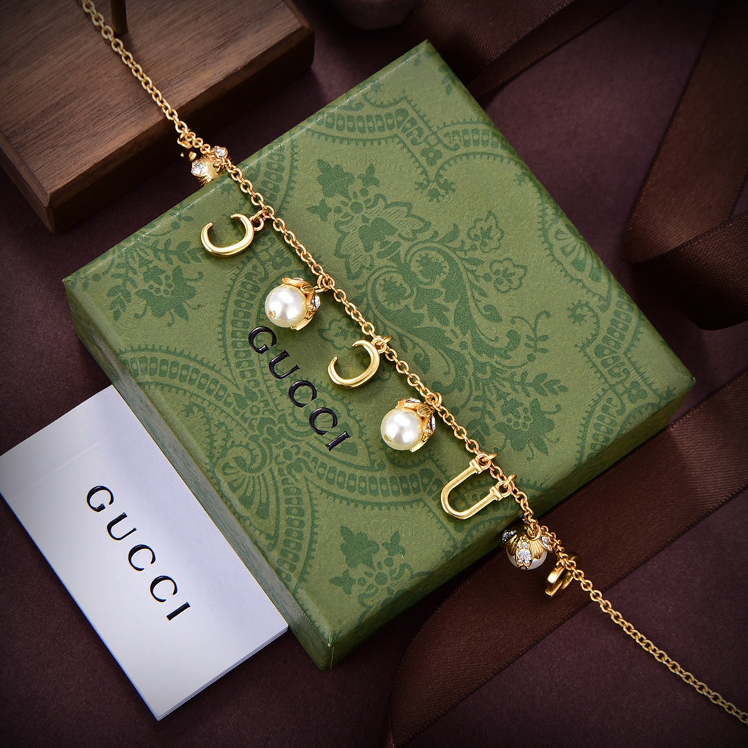18K Double G Logo Plaque Embellished Pearl Necklace