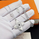 18K Louis Medaillon Necklace