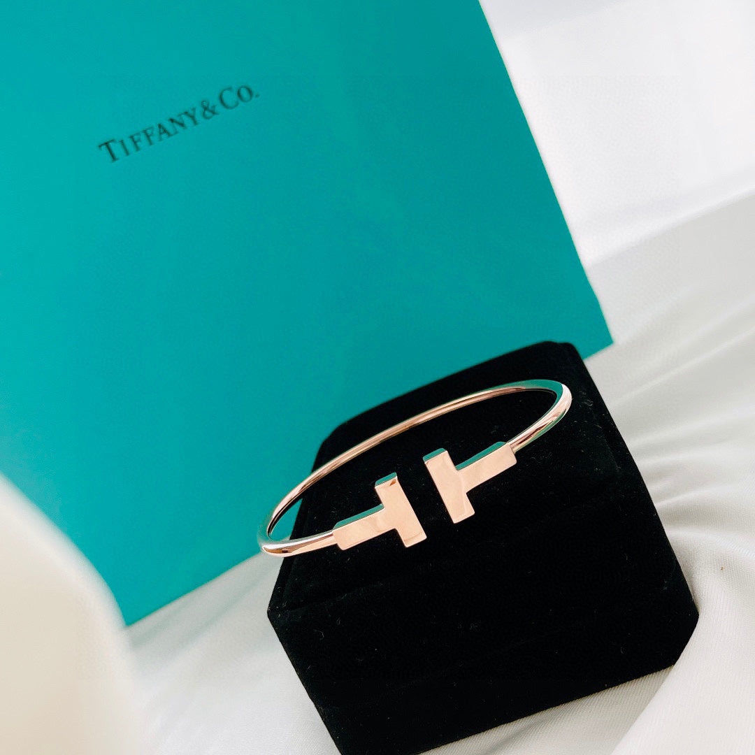 18K T Wire Bracelet