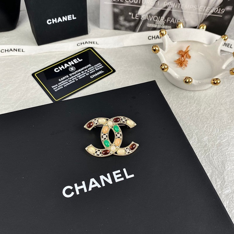 18K CC Color Crystal Diamond Brooch