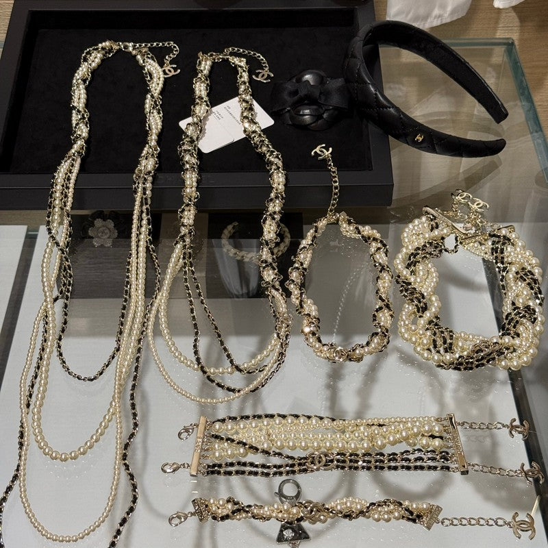 18K CC Pearls Choker Gold Necklace