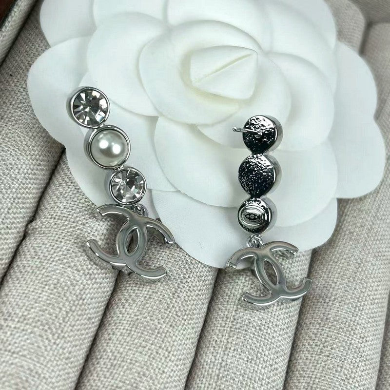 18K CC 25B Crystal Earrings